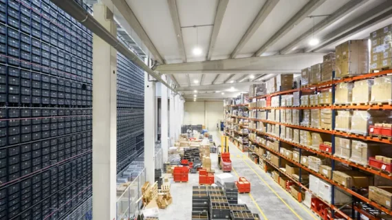 Fasilitas Logistics Mitralogistics: Cakupan Layanan Darat, Laut, Udara, hingga Pergudangan