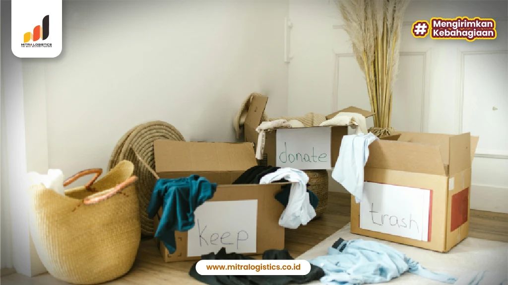 kotak pemisah barang 