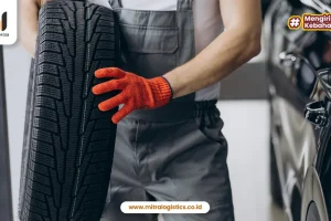 Begini 7+ Cara Packing Ban Mobil yang Aman!