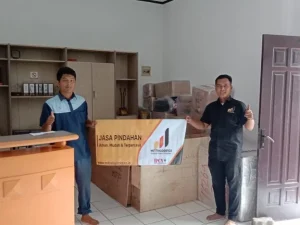 Barang Mudah Rusak Saat Pindahan Rumah