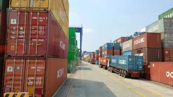 5+ Manfaat Kontainer dalam Industri Logistik, Operasional Jadi Efisien!