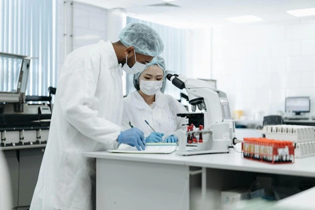 Alat tes darah termasuk dalam Produk Diagnostik In Vitro, yaitu alat kesehatan untuk pemeriksaan spesimen tubuh manusia secara in vitro guna mendukung diagnosis dan pemantauan kesehatan.