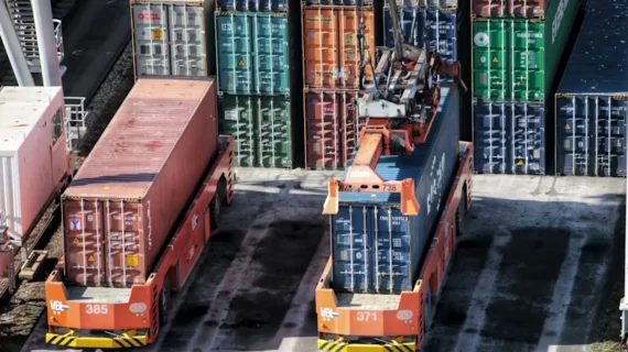 5 Masalah Utama Logistik di Indonesia & Solusinya!