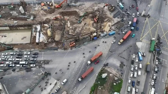 Cara Menentukan Rute Pengiriman Excavator yang Aman!