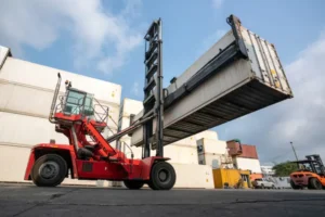 Berapa Waktu Bongkar Muat Barang Berat yang Ideal?