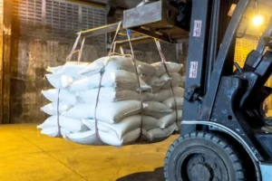 Vendor Logistik Biasa vs Heavy Cargo Specialist: Apa Bedanya?