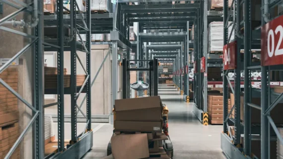 Sistem Evaluasi Logistik Internal: Keputusan Berbasis Data, Bukan Kebiasaan