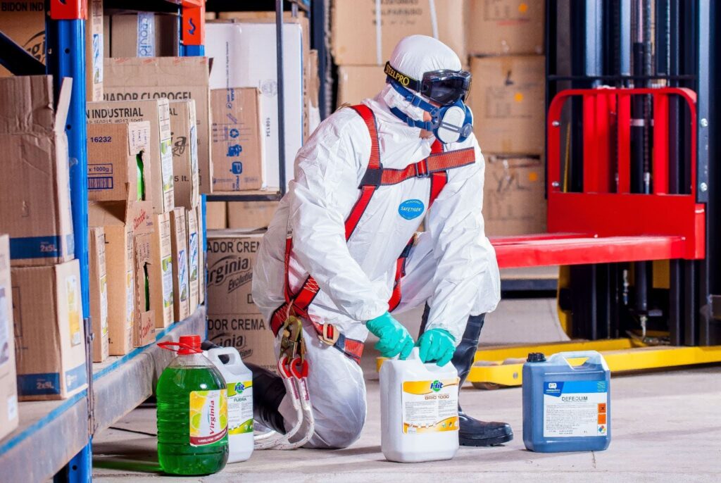 Jasa Pengiriman Baju Hazmat