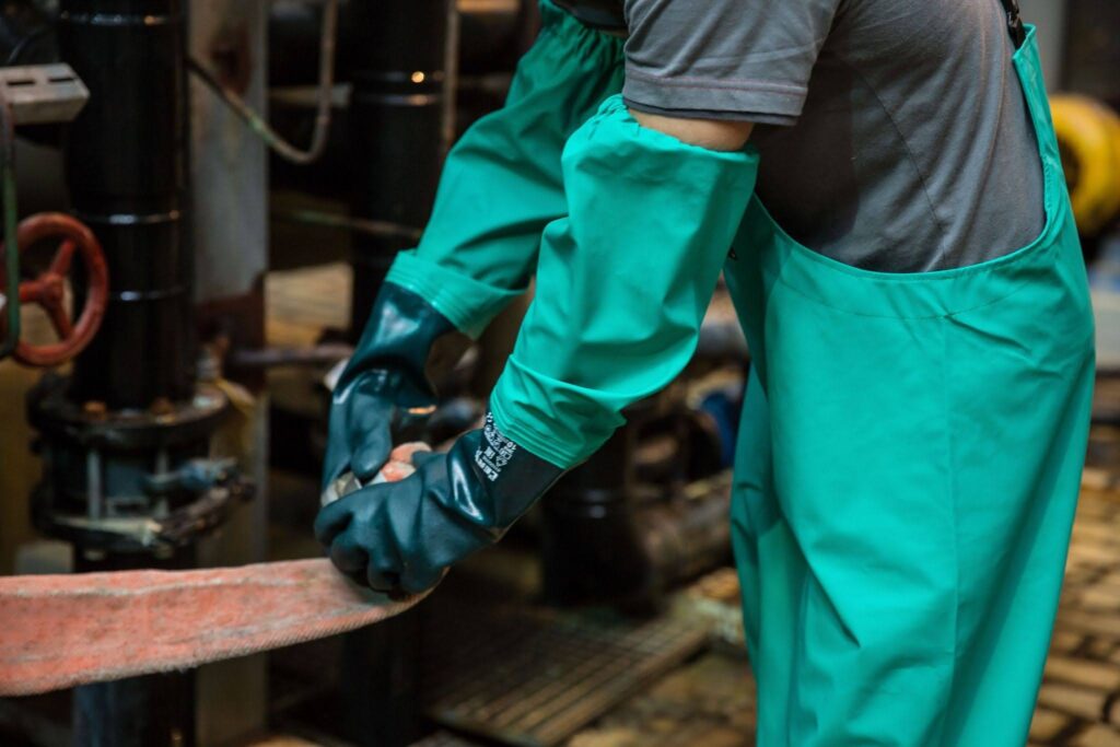 Jasa Pengiriman Baju Hazmat