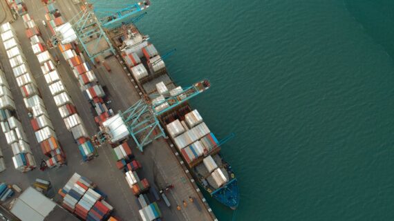 Ekspedisi Medan ke Bandung: Memilih Moda Optimal untuk Pengiriman Lintas Pulau