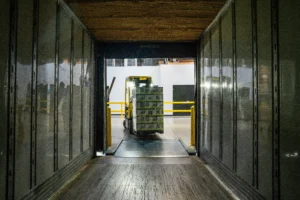 Opportunity Cost Keterlambatan Pengiriman Kargo: Kalkulasi yang Sering Diabaikan Finance