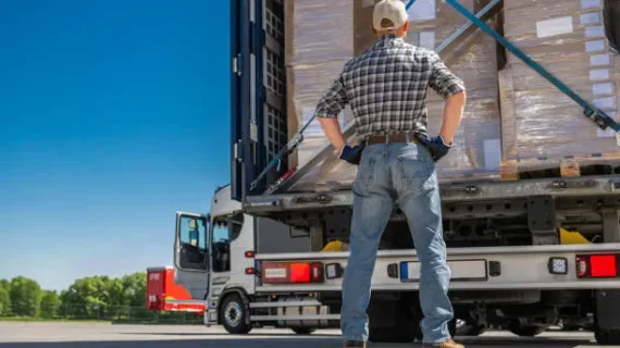 Kebijakan Lembur Tenaga Kerja Musiman di Sektor Logistik Jelang Peak Season: Apa yang Perlu Diketahui Klien Korporat
