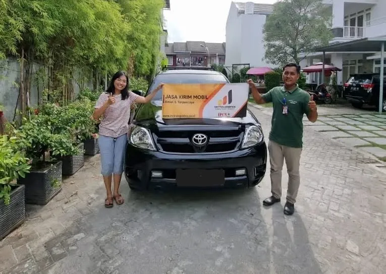 Perbedaan Towing Darurat dan Pengiriman Mobil Terjadwal