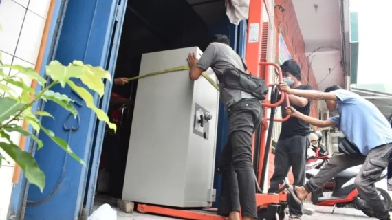 Cara Aman Memindahkan Brankas Berat Tanpa Merusak Struktur Bangunan