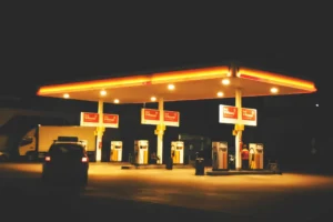 Fuel Surcharge Kontrak Freight: Cara Membaca dan Menegosiasikan agar Tidak Kena Biaya Tersembunyi