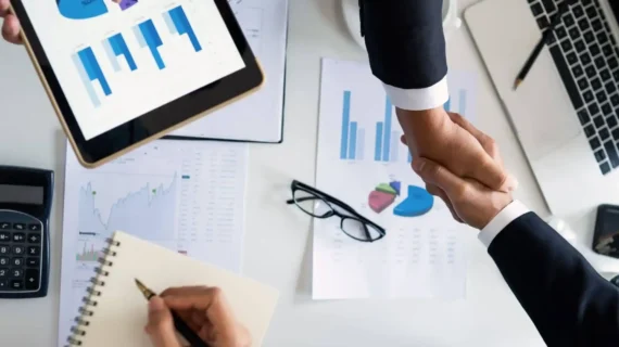 Persyaratan Logistik Tender Pemerintah dan BUMN: Yang Perlu Disiapkan Vendor